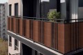 Osłona-balkonowa-na-wymiar.-Mata-rattanowa-dwustronna-orzech-RD13_balkon