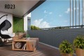 Osłona-rattanowa-na-balkon-RD23-ciemnoszara-z-jasnym-szarym-balkon