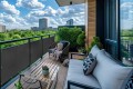 Oslona-balkonowa-na-wymiar-dwustronna-oczkowana-szary-RX113-balkon.jpg