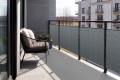 Mata-osłona-rattanowa-RD22-jasnoszara-z-ciemnym-szarym_widok-na-balkon_4.jpg