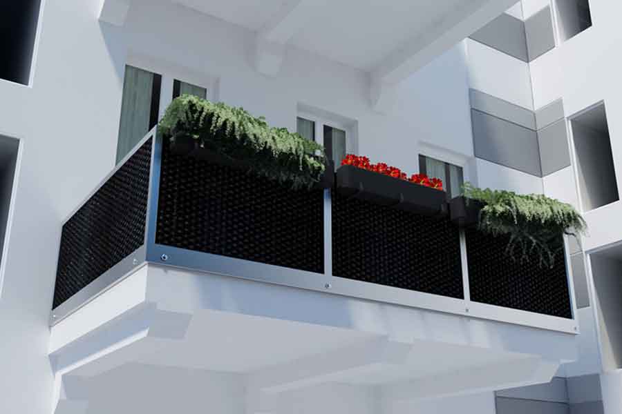 Osłona balkonowa rattanowa RD04 czarny na balkonie